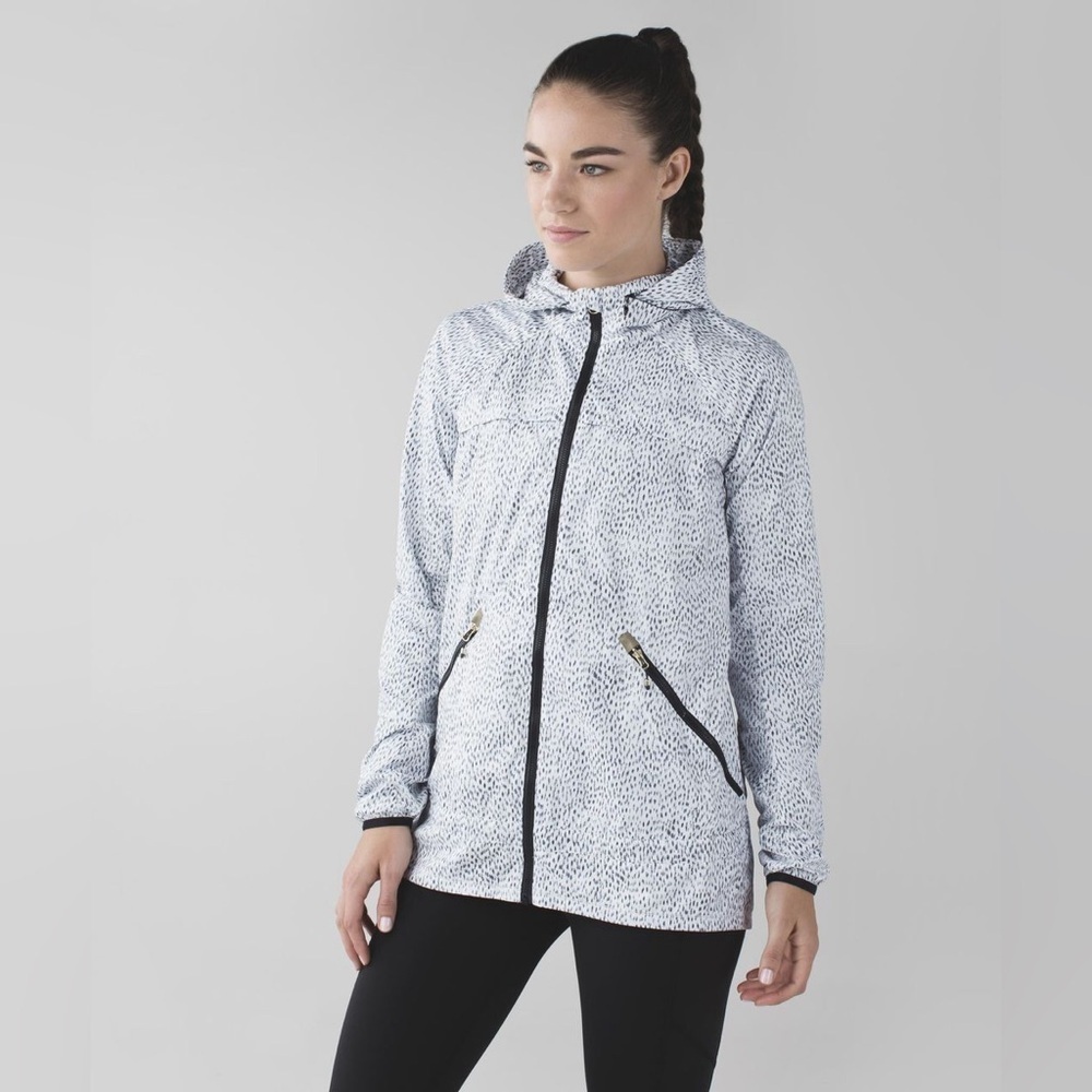 Lululemon Miss Misty Jacket Dottie Dash White Black Size 4